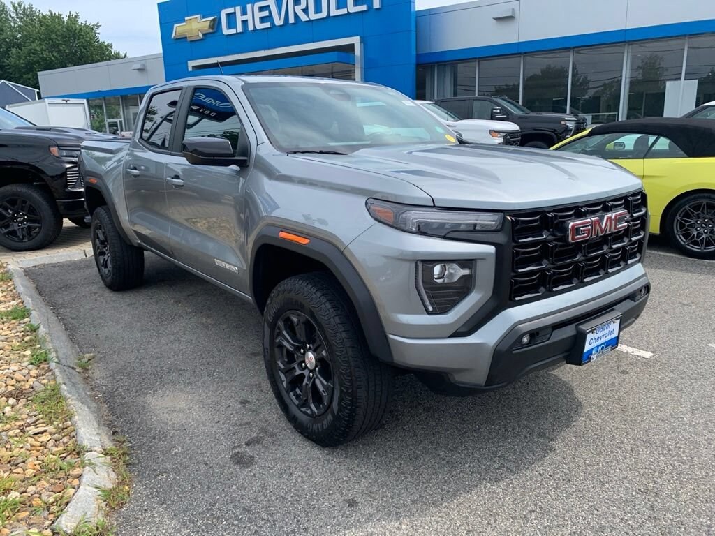 Used 2024 GMC Canyon Elevation Truck