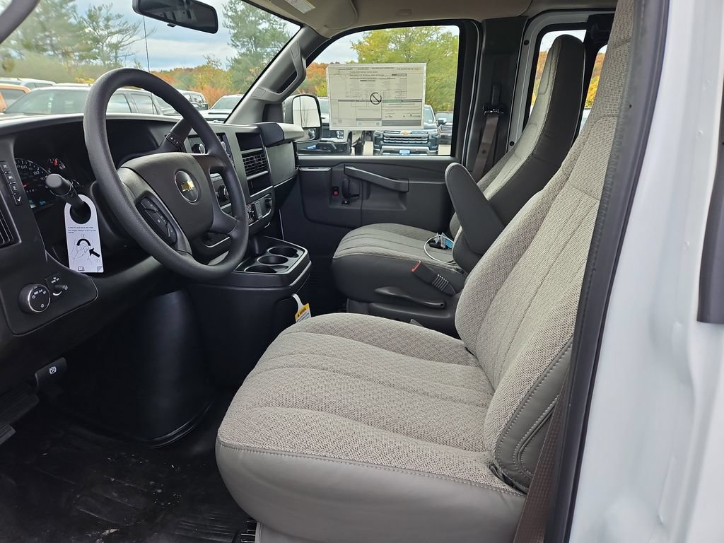 2025 Chevrolet Express Cargo Work Van - Photo 15