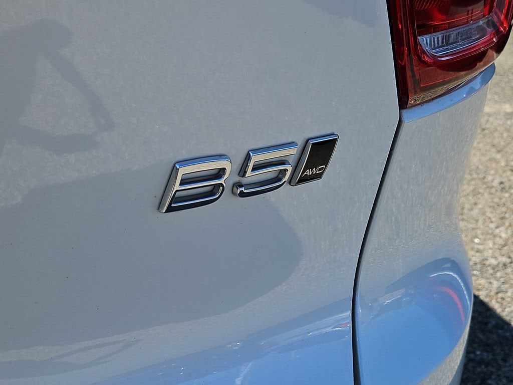 2024 Volvo XC40 Plus - Photo 12