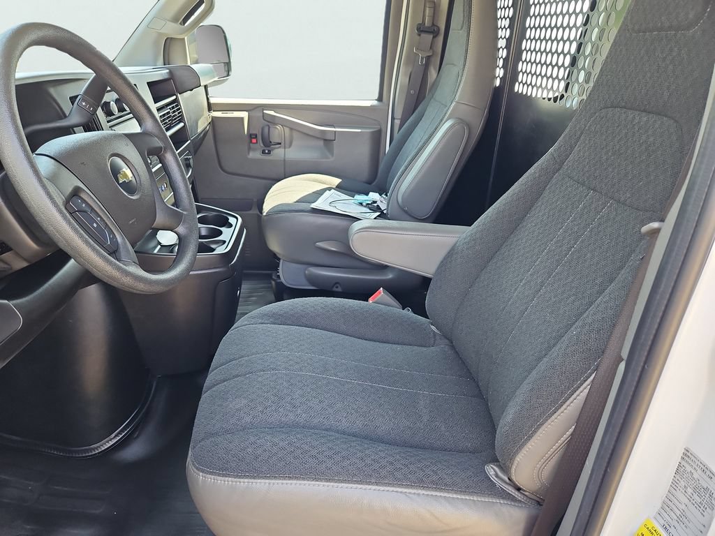 2024 Chevrolet Express Cargo Work Van - Photo 25
