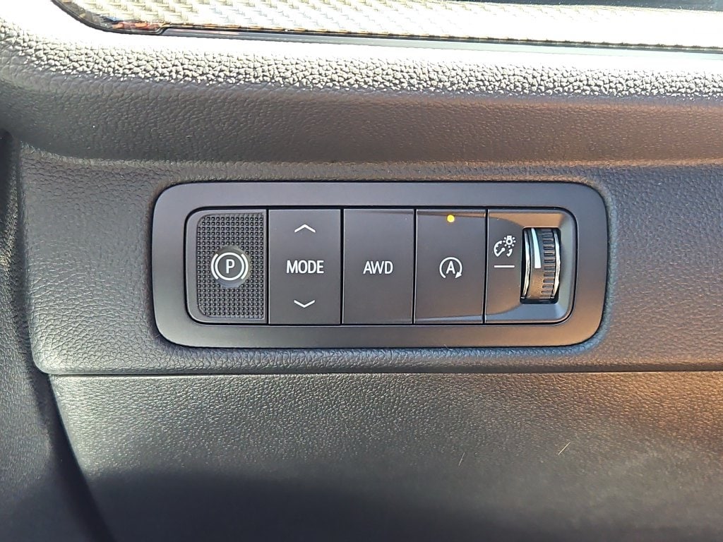 2027 Chevrolet Traverse Z71 - Photo 11