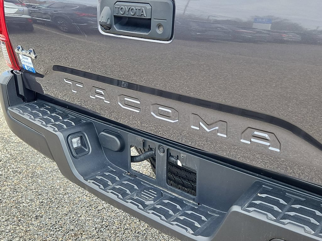 2022 Toyota Tacoma SR - Photo 12