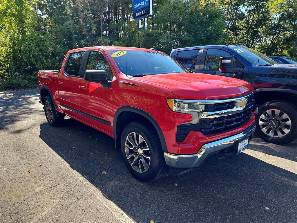 2023 Chevrolet Silverado 1500 LT photo 3