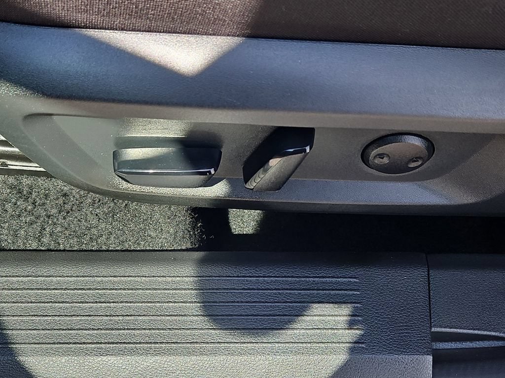 2025 Nissan Rogue SV - Photo 20