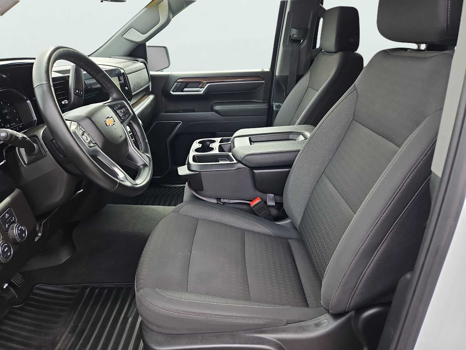 2025 Chevrolet Silverado 1500 LT - Photo 31