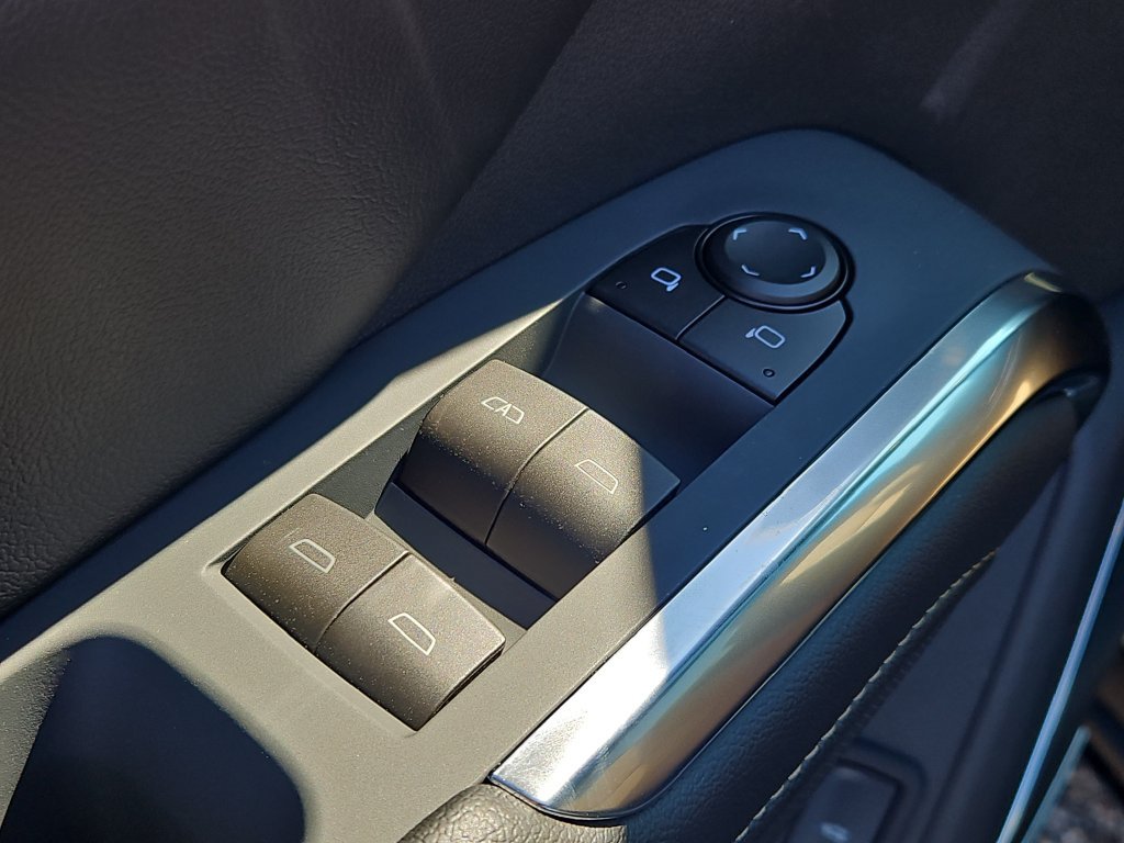 2027 Chevrolet Traverse Z71 - Photo 19