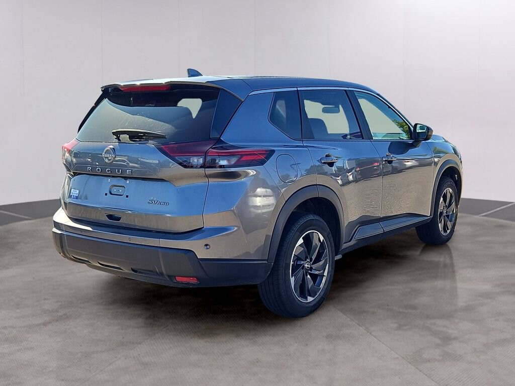 Used 2024 Nissan Rogue SV