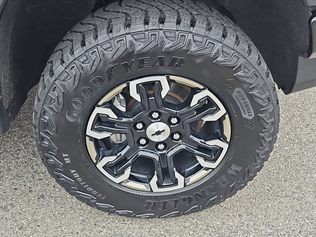 2024 Chevrolet Silverado 1500 ZR2 - Photo 10