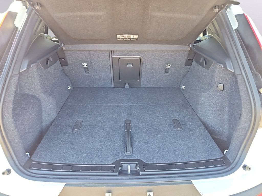 2024 Volvo XC40 Plus - Photo 36