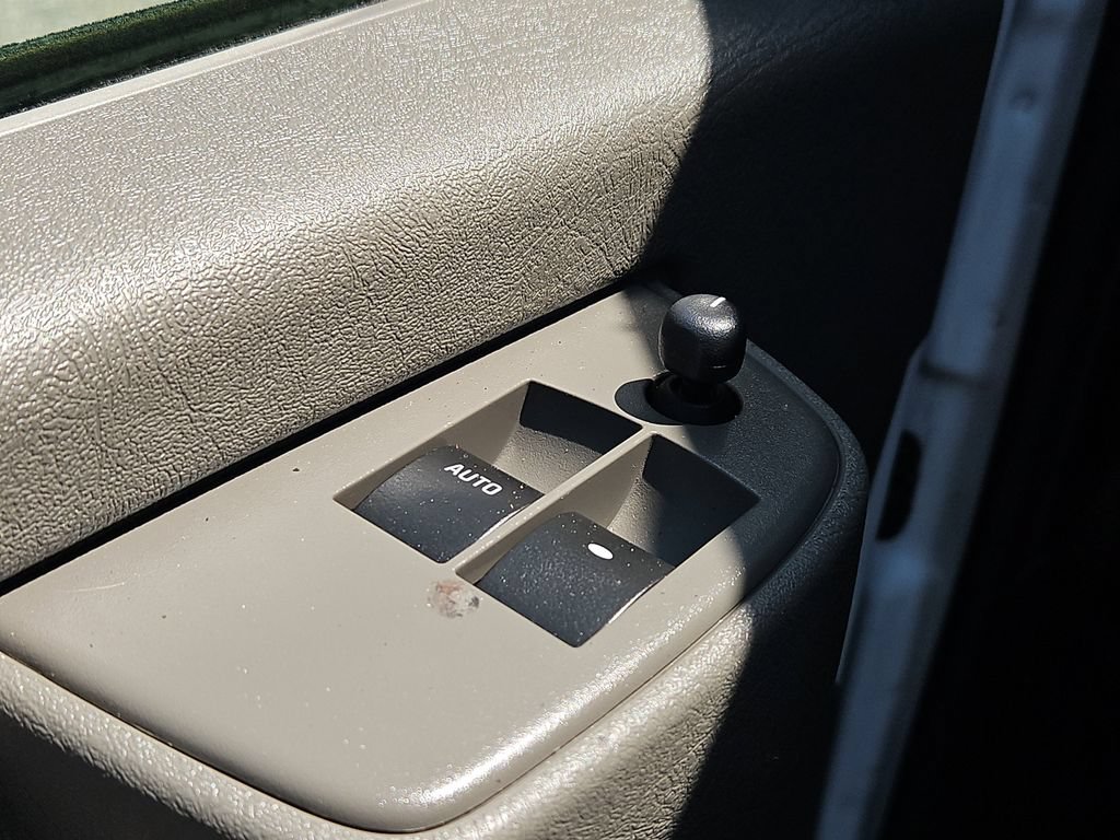 2024 Chevrolet Express Cargo Work Van - Photo 20