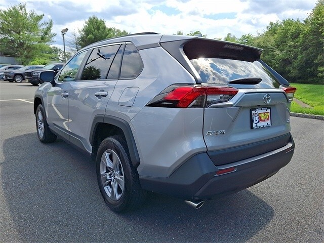 2023 Toyota RAV4 XLE photo 3