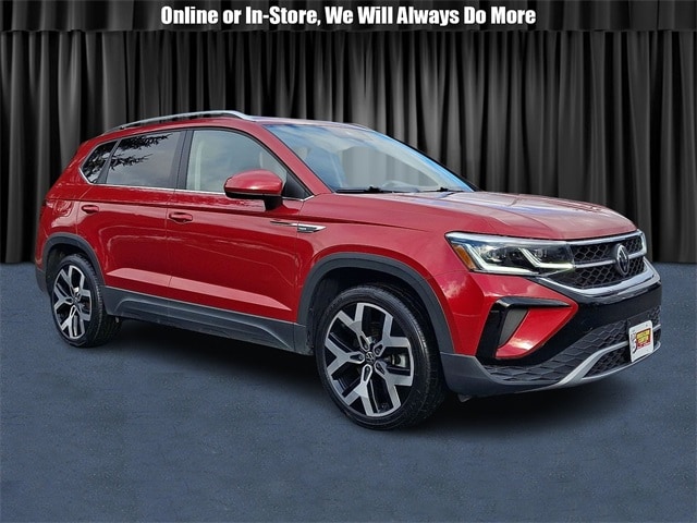 2022 Volkswagen Taos SEL's photo
