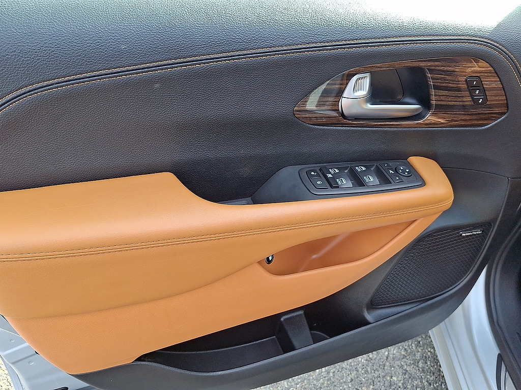 Certified 2023 Chrysler Pacifica Pinnacle Van Passenger Van