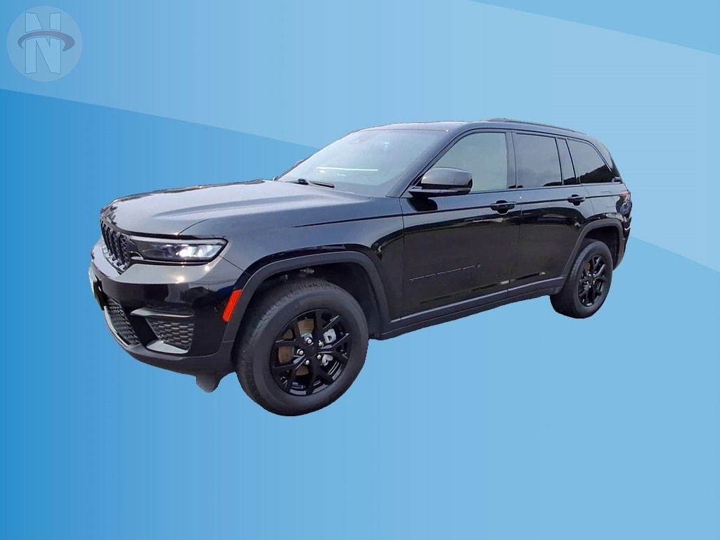 Used 2025 Jeep Grand Cherokee Altitude