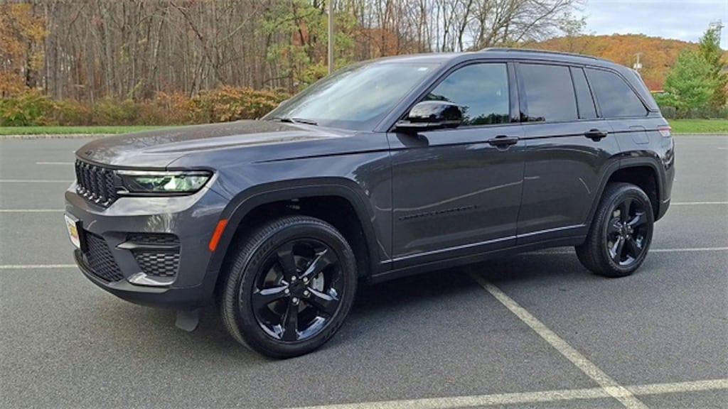 Used 2024 Jeep Grand Cherokee Altitude X SUV