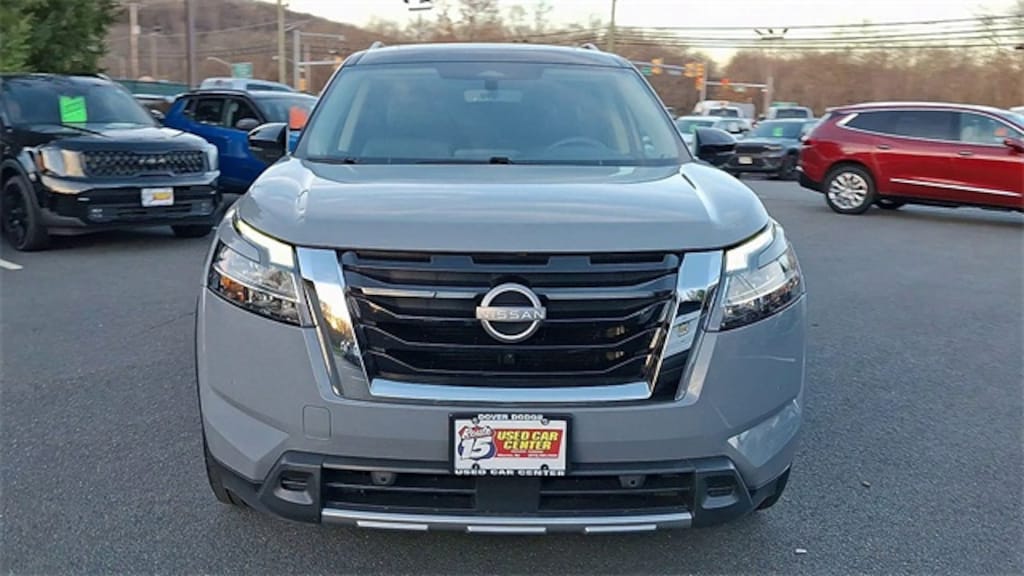 Used 2024 Nissan Pathfinder SL SUV
