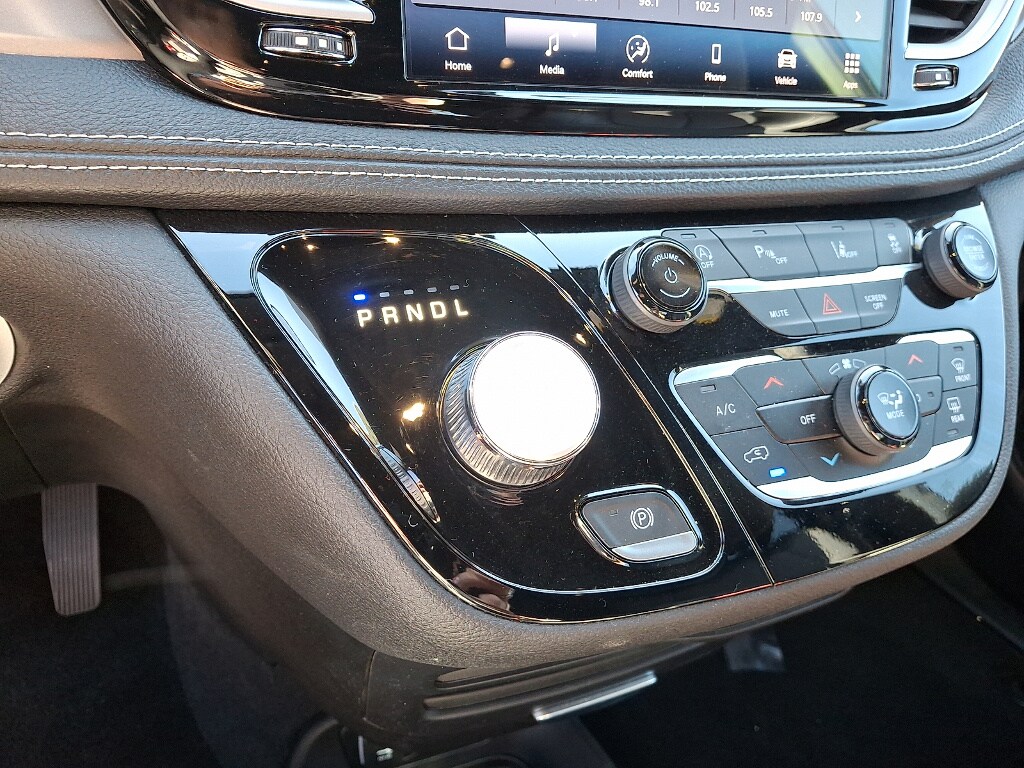 Certified 2025 Chrysler Pacifica Select