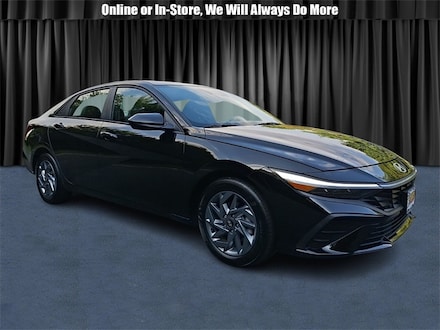 2024 Hyundai Elantra SEL Sedan