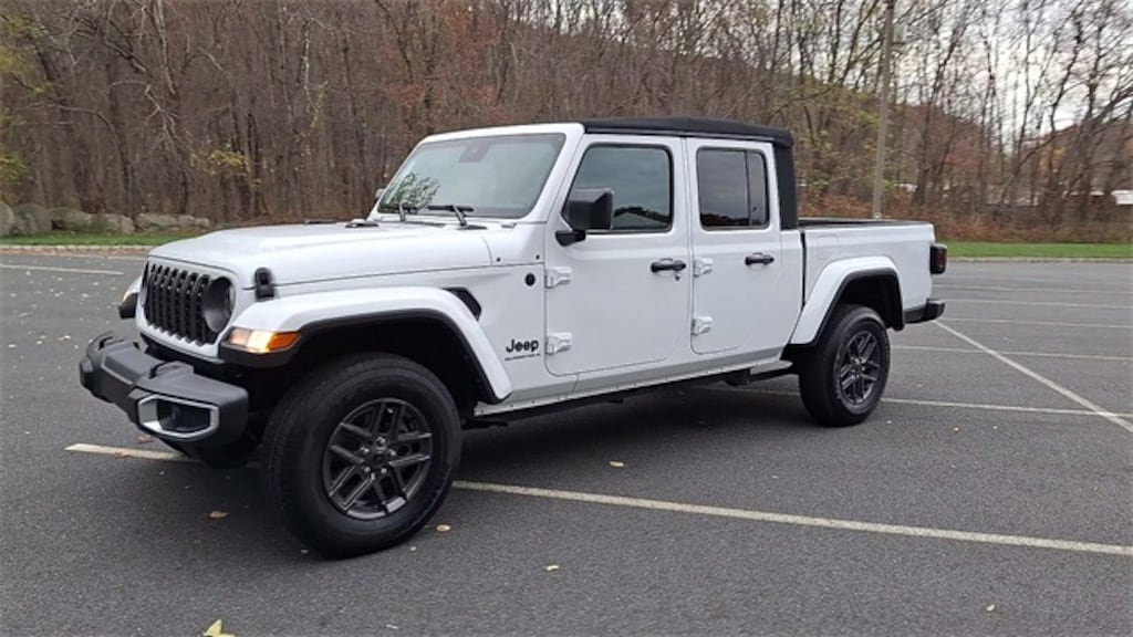 Certified 2024 Jeep Gladiator Sport Truck