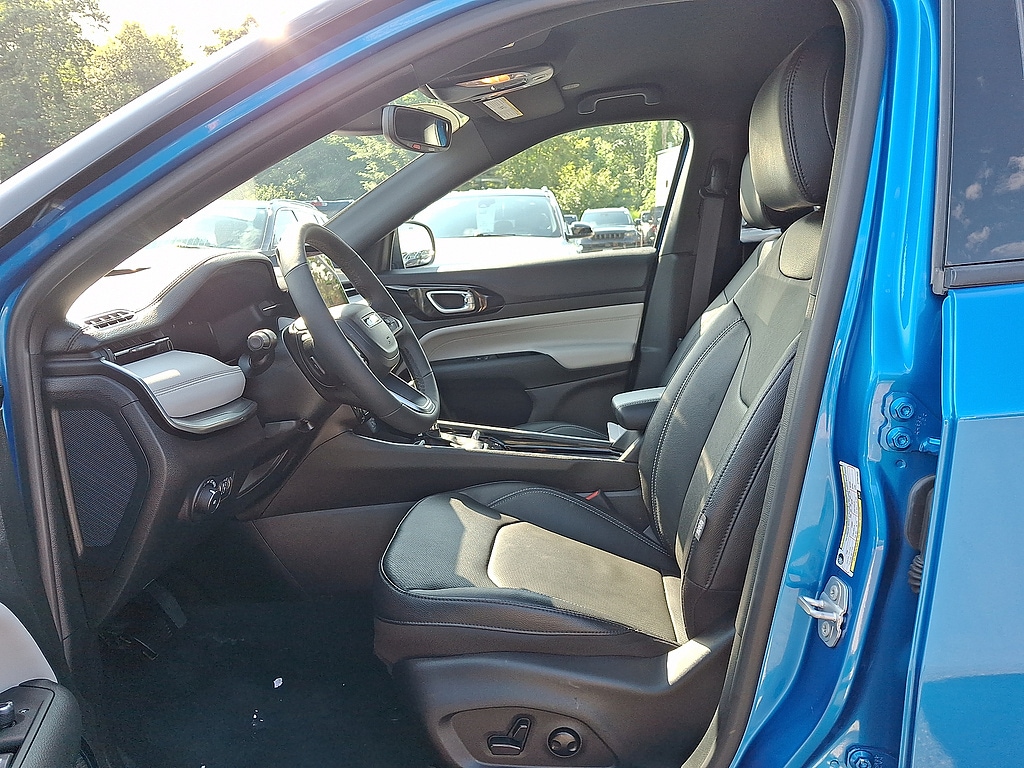 2025 Jeep Compass Limited - Photo 3