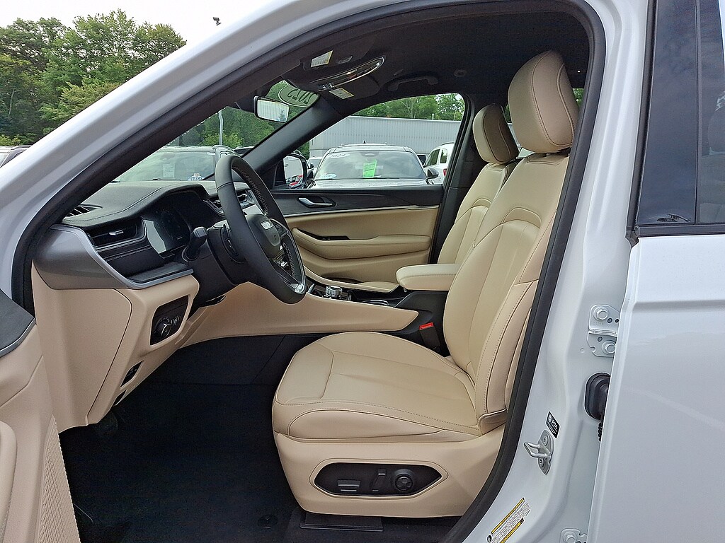 Certified 2025 Jeep Grand Cherokee Limited SUV