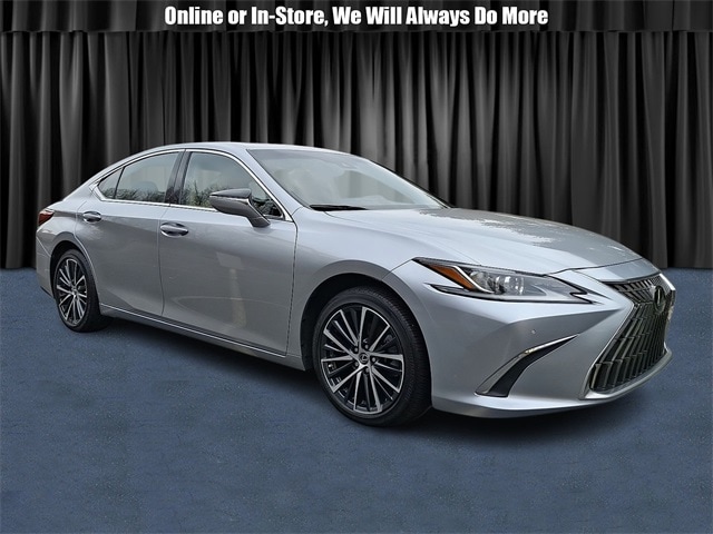 2022 Lexus ES 350's photo