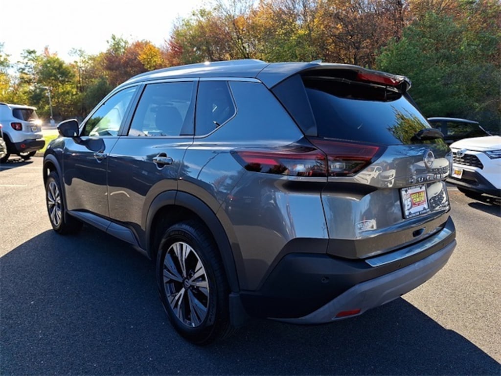 Used 2022 Nissan Rogue SV SUV