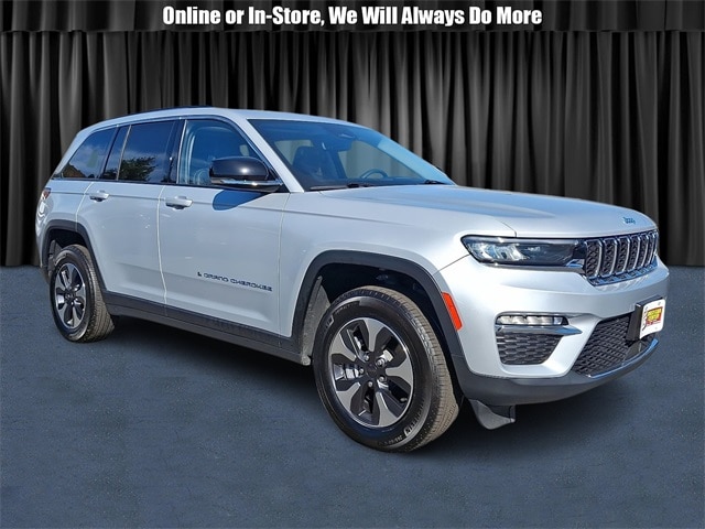 2023 Jeep Grand Cherokee 4xe's photo