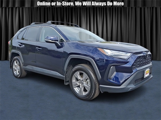 2024 Toyota RAV4 XLE's photo