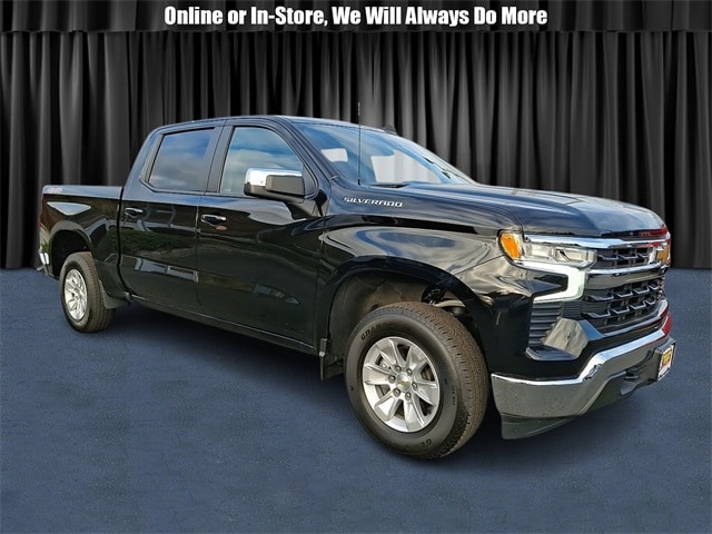 2025 Chevrolet Silverado 1500 LT's photo