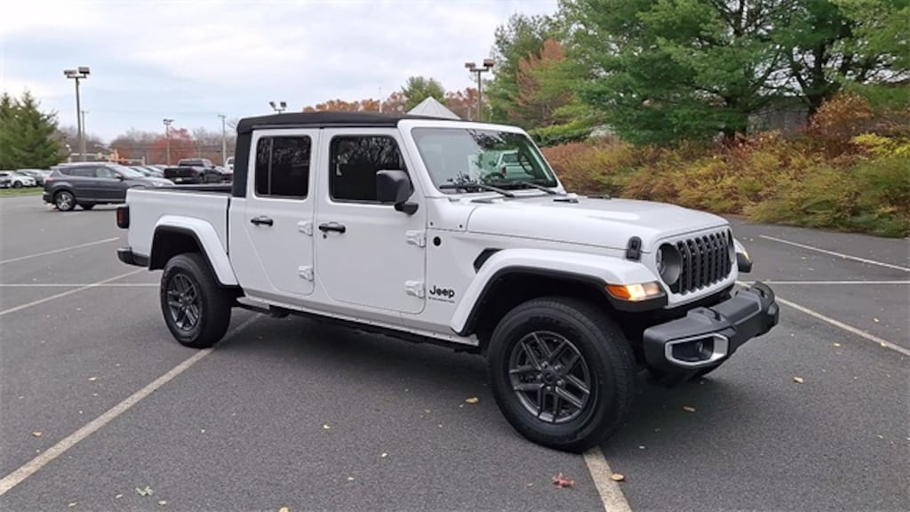 Certified 2024 Jeep Gladiator Sport Truck