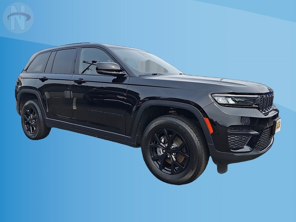 Used 2025 Jeep Grand Cherokee Altitude