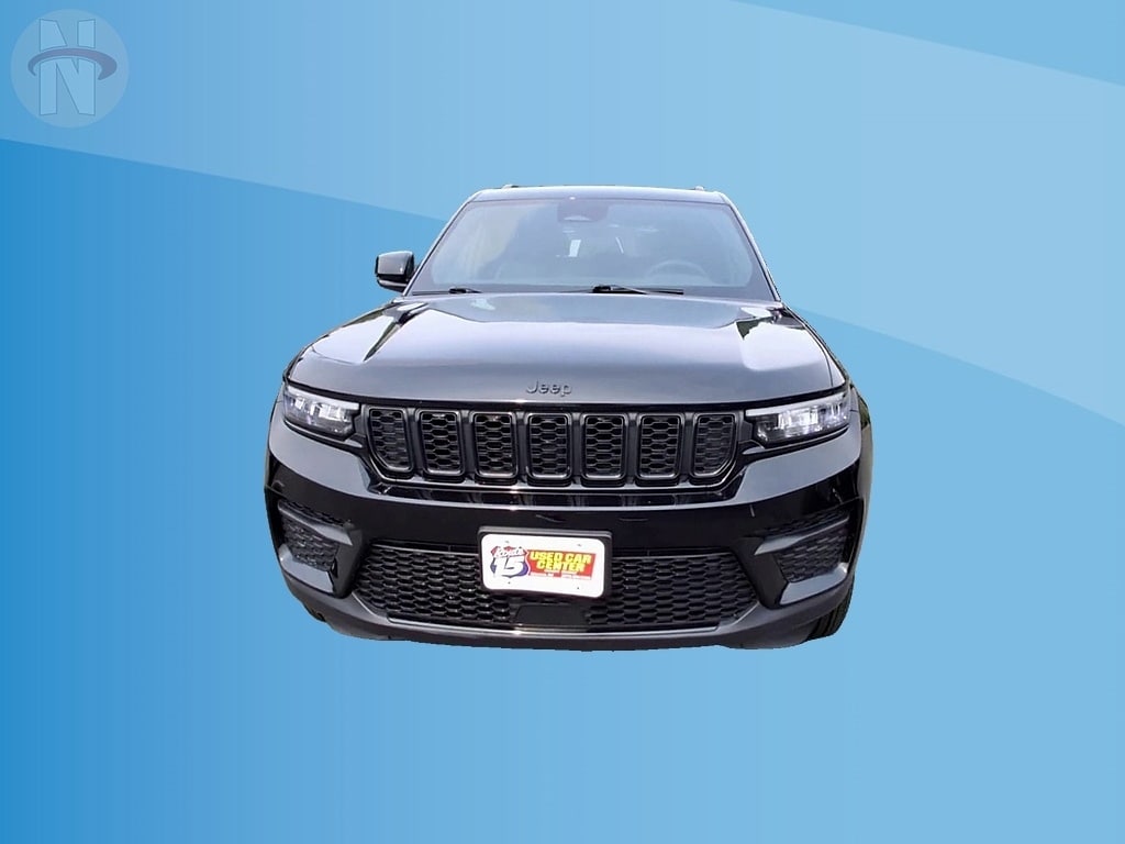 Used 2025 Jeep Grand Cherokee Altitude