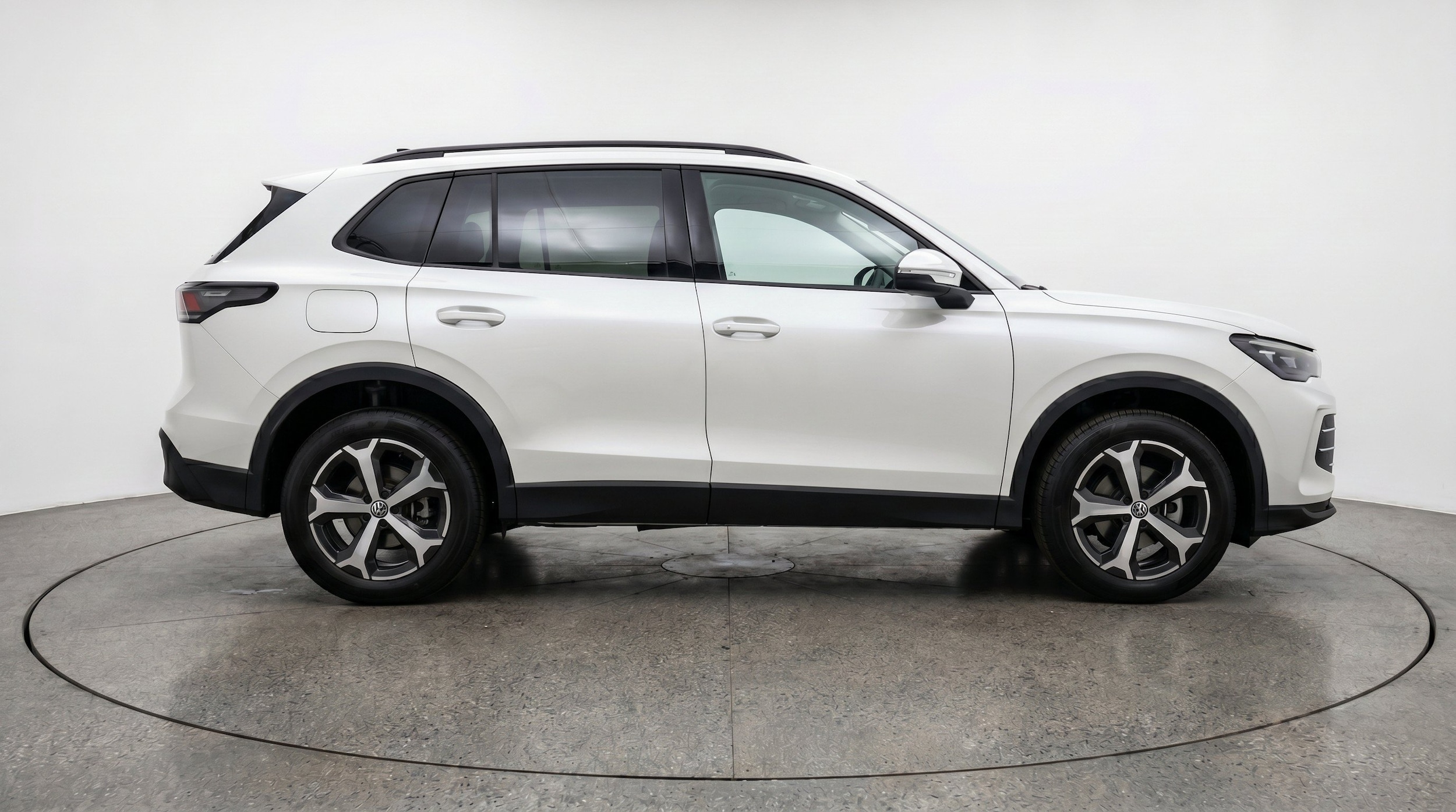 Thumbnail: 2026 Volkswagen Tiguan - 11