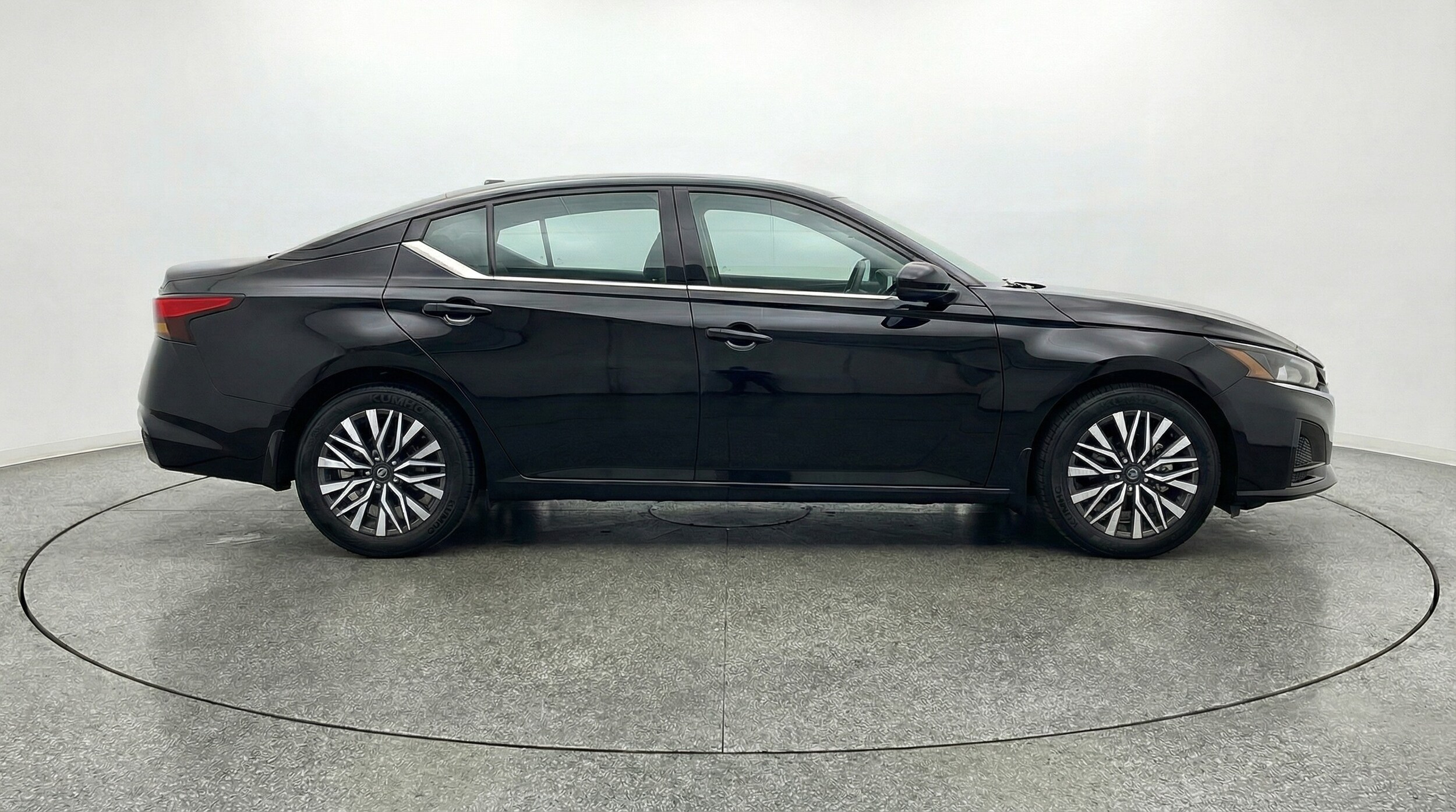 Thumbnail: 2025 Nissan Altima - 8