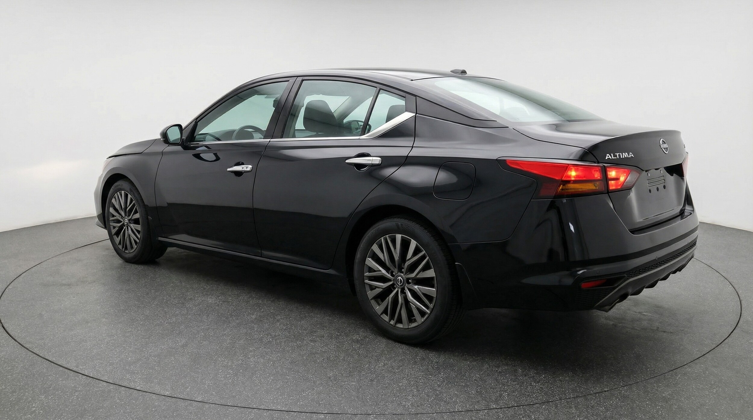 Thumbnail: 2025 Nissan Altima - 5