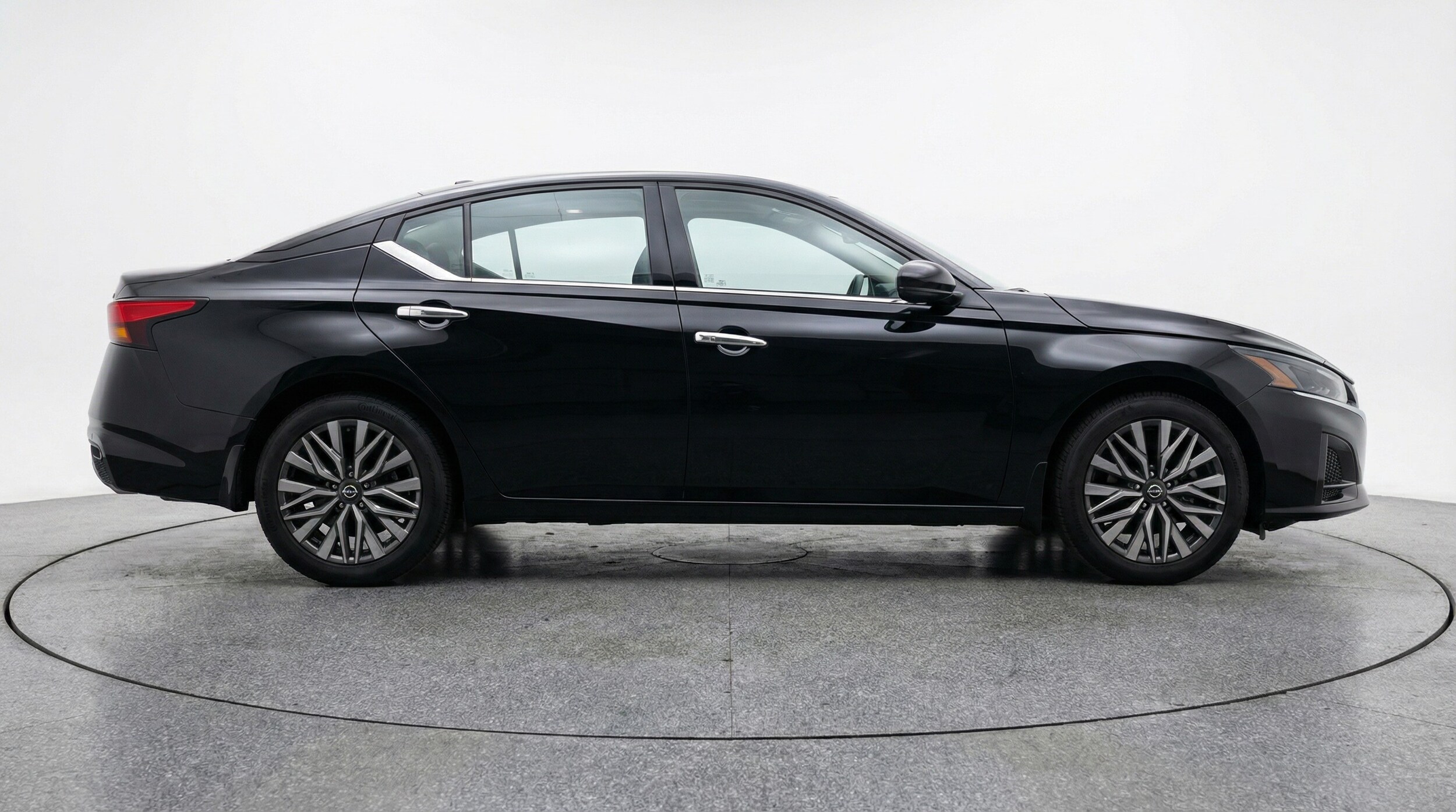Thumbnail: 2025 Nissan Altima - 8
