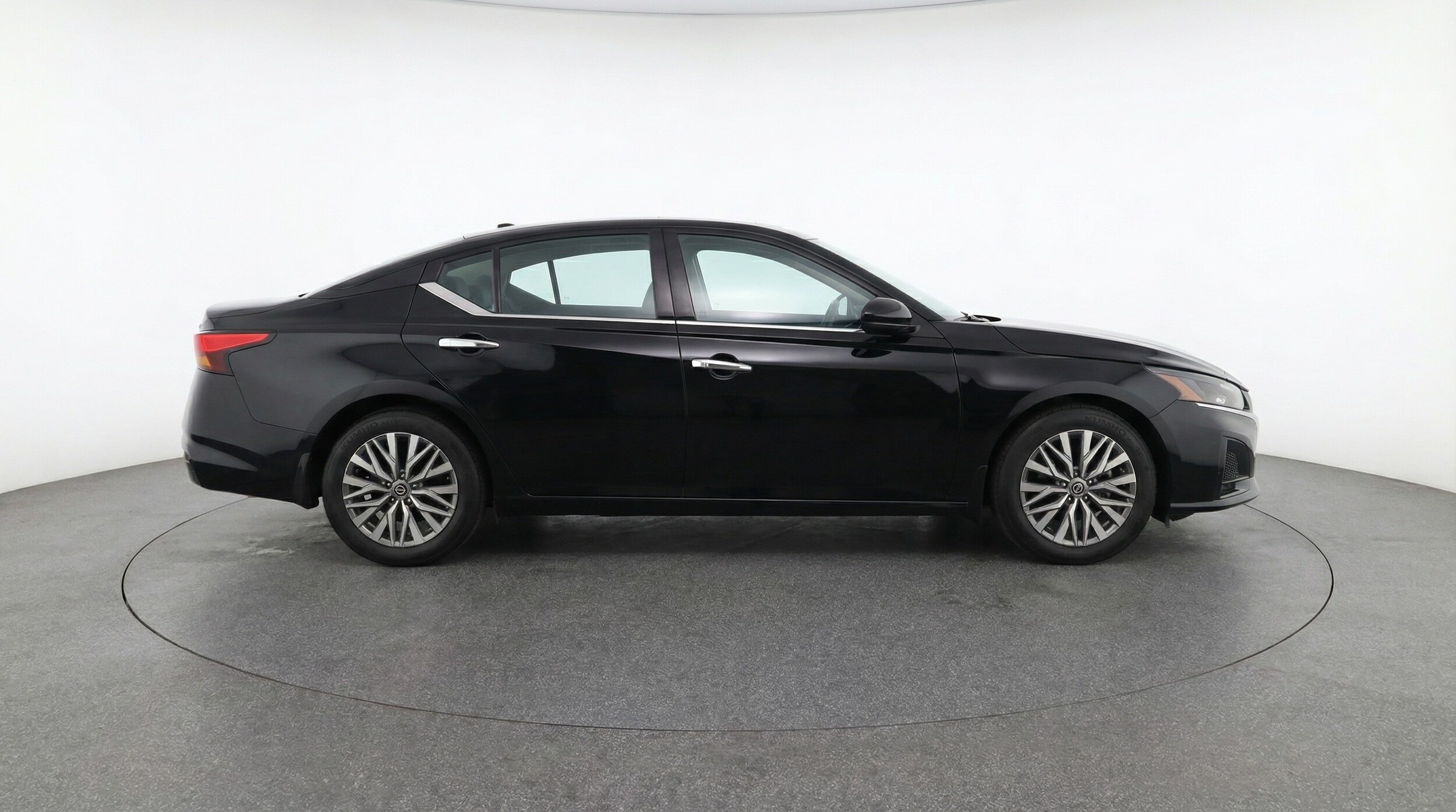 Thumbnail: 2025 Nissan Altima - 8