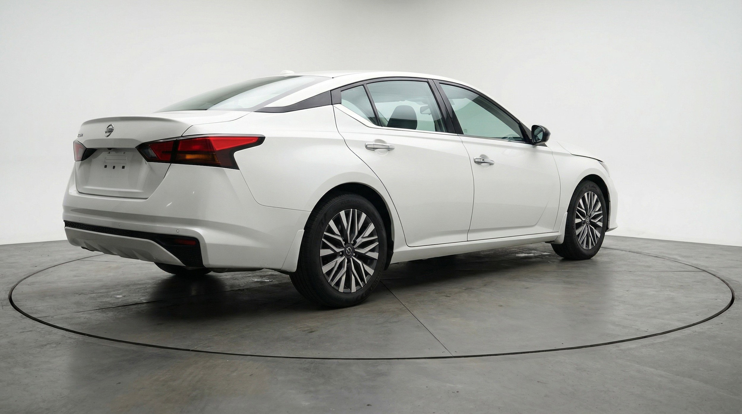 Thumbnail: 2025 Nissan Altima - 9