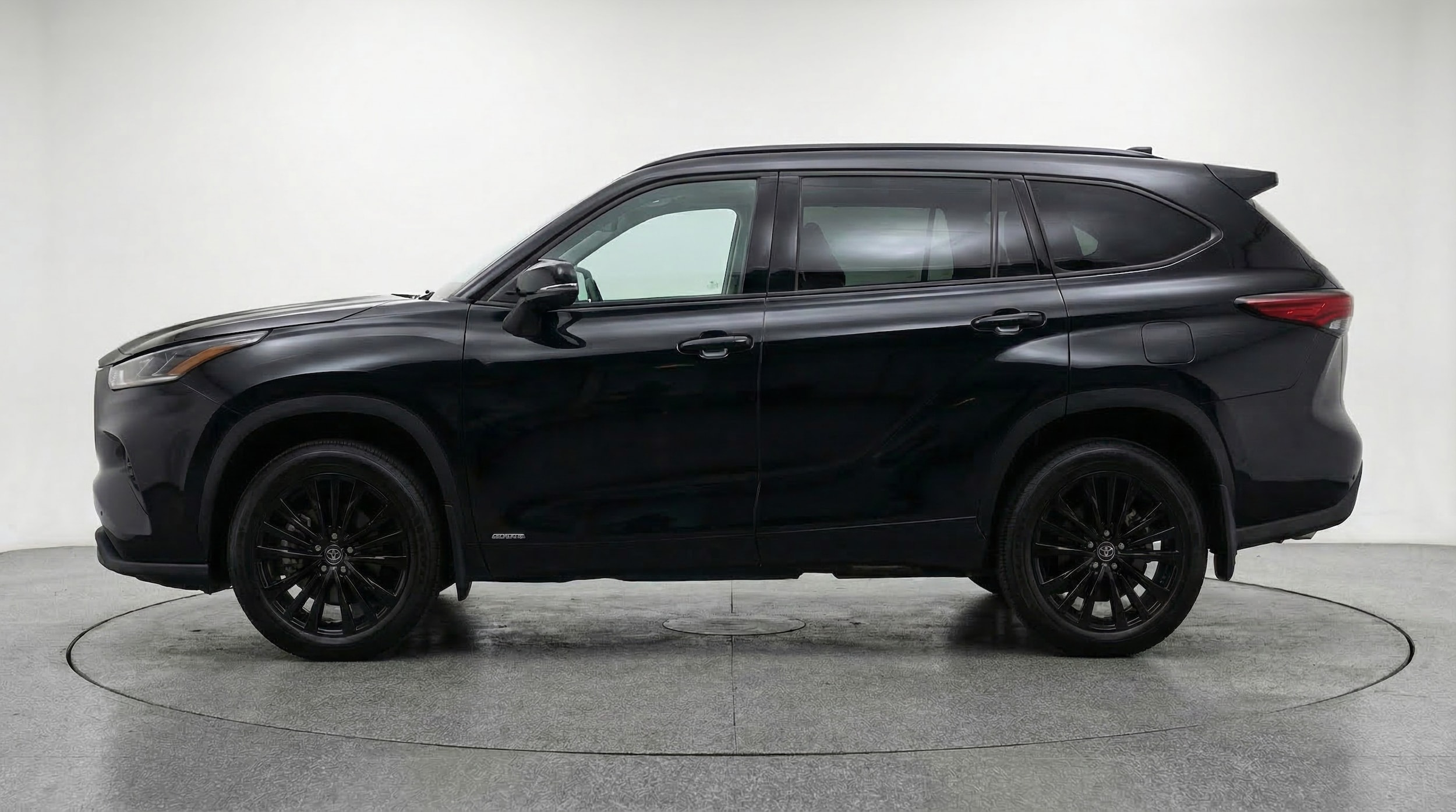 Thumbnail: 2025 Toyota Highlander - 4