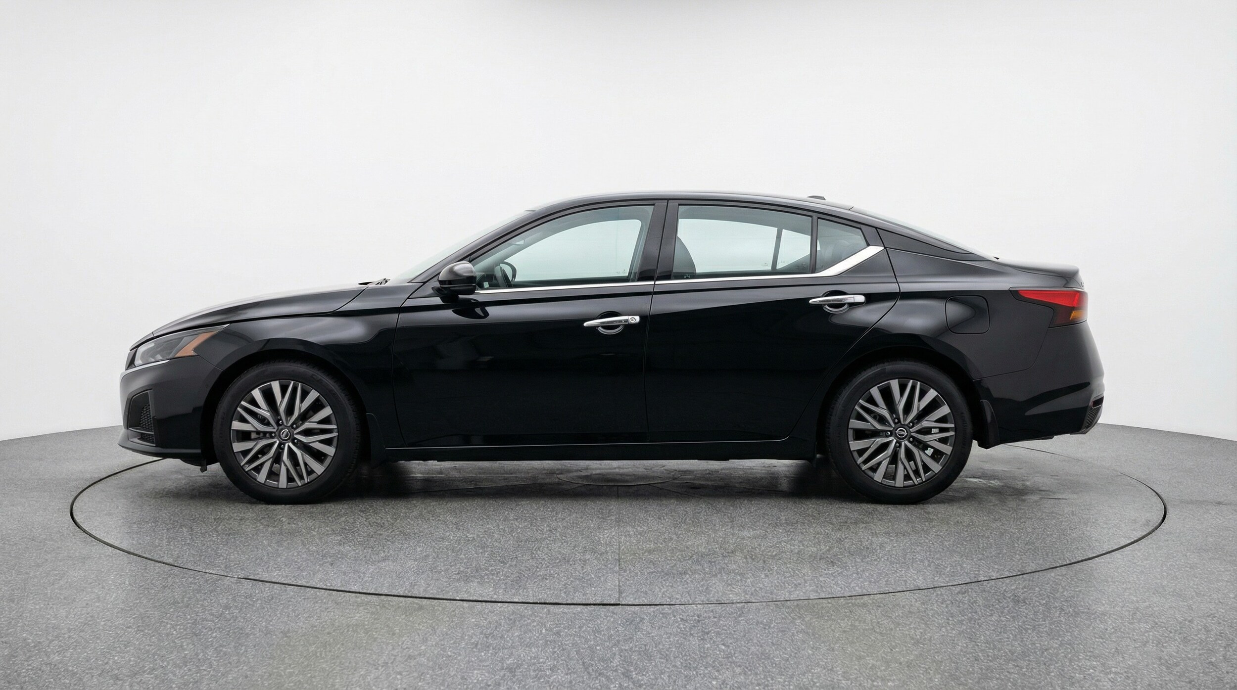 Thumbnail: 2025 Nissan Altima - 4
