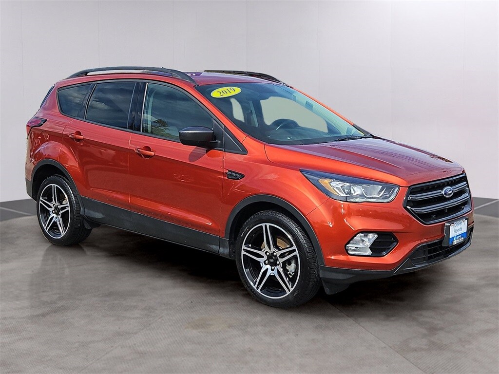 2019 Ford Escape SEL photo 3