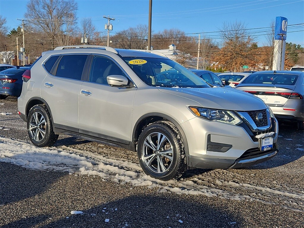 2020 Nissan Rogue SV photo 3