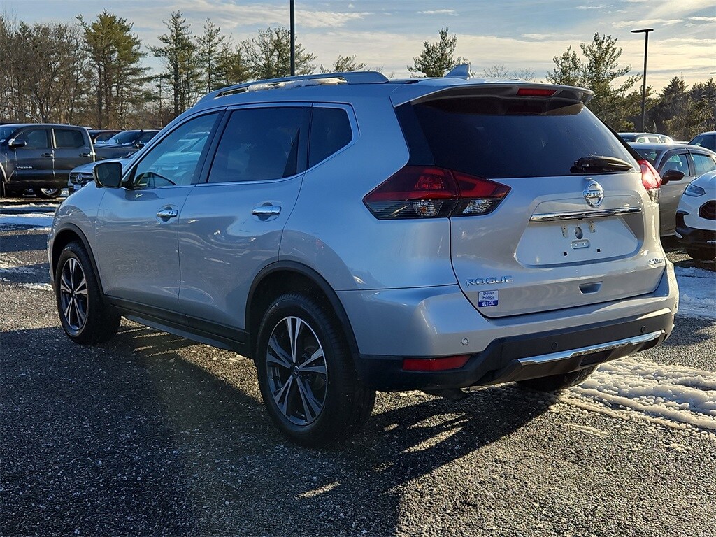 2020 Nissan Rogue SV photo 4