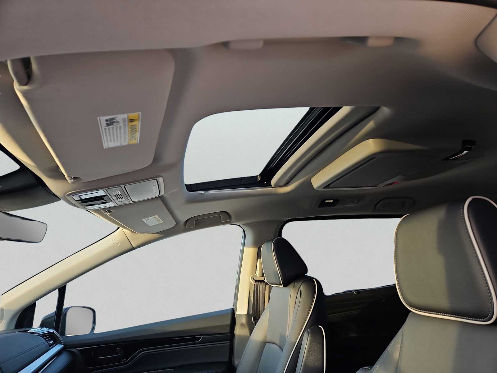 2026 Honda Odyssey Touring - Photo 10