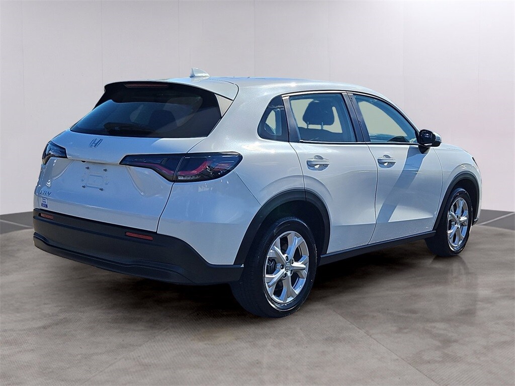 2025 Honda HR-V LX photo 4