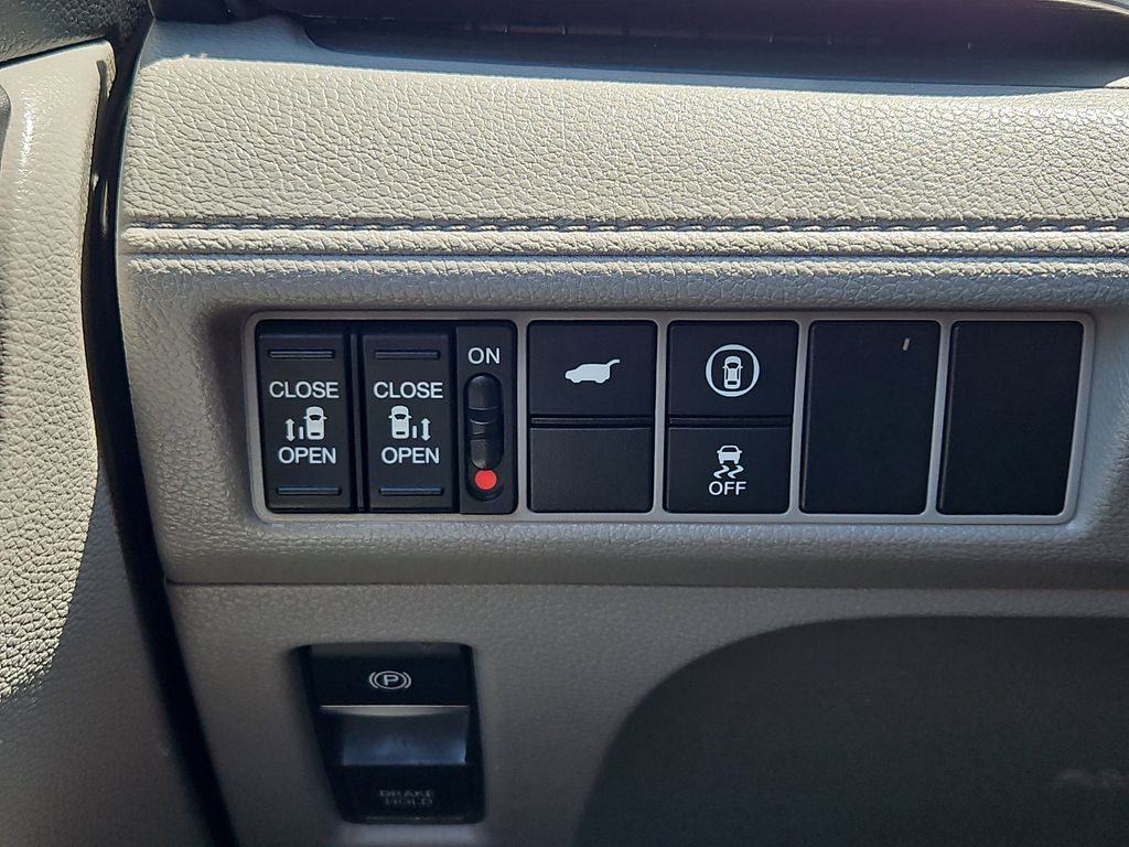 2023 Honda Odyssey EX-L - Photo 17