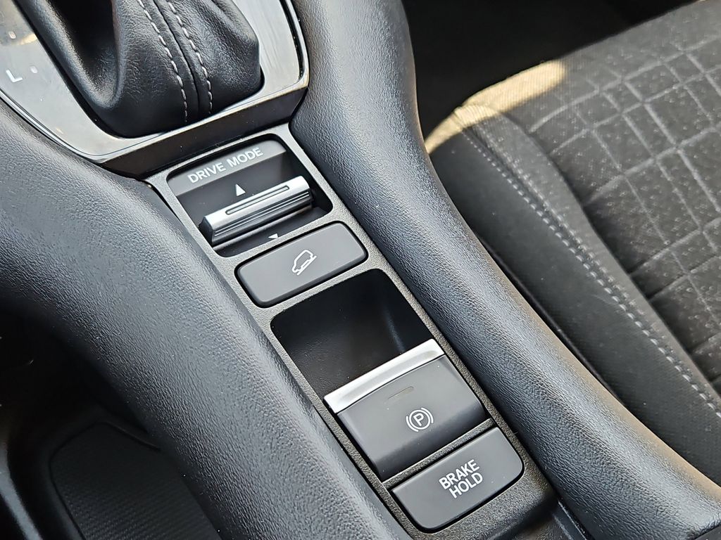 2024 Honda HR-V LX - Photo 16