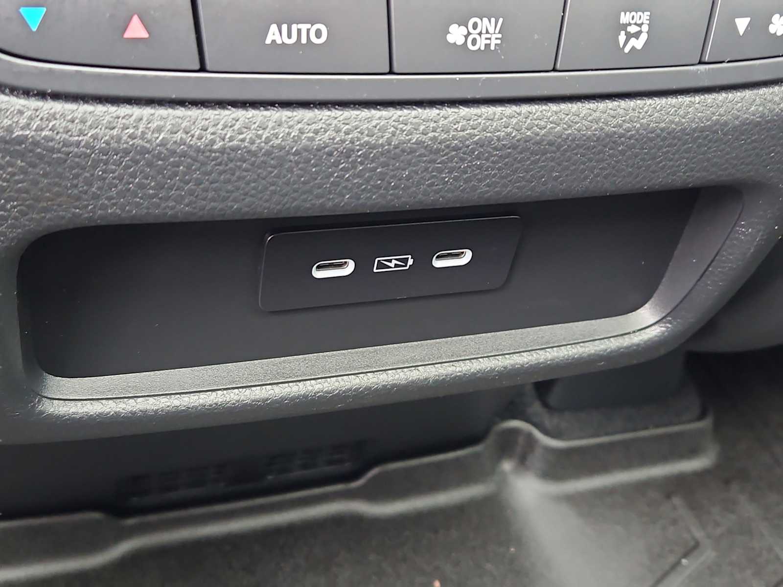 2025 Honda Pilot Touring - Photo 23