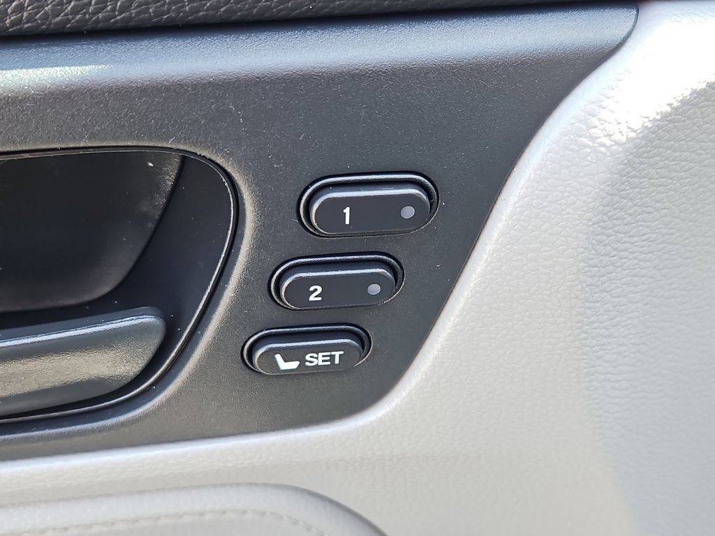 2023 Honda Odyssey EX-L - Photo 19